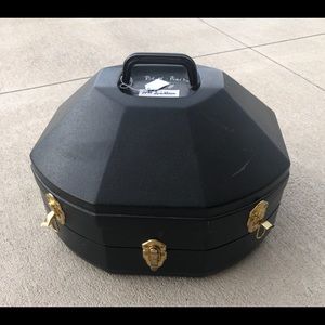 Cowboy hat storage can with removable storage tray